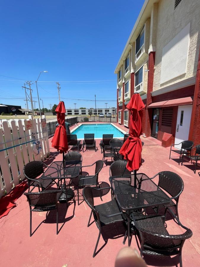 Ramada By Wyndham Oklahoma City Airport North Exterior photo